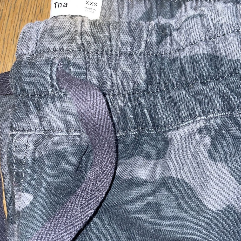 TNA women’s camo joggers!